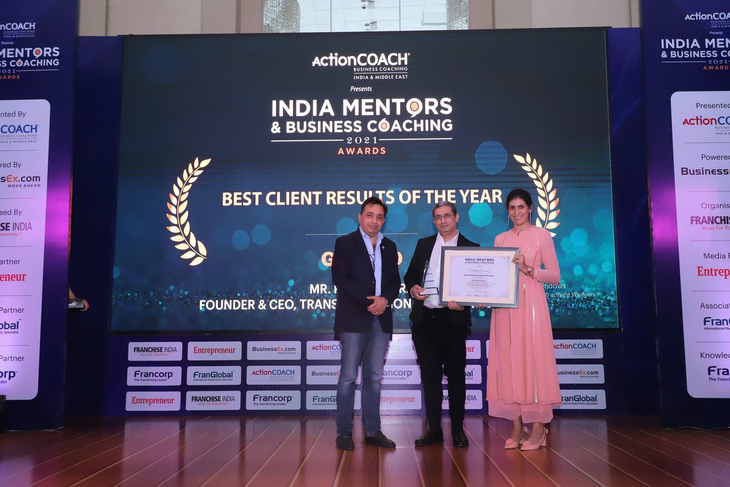 Rohit Arora of TransGanization receiving the Best Client Results of the Year award at the India Mentors and Business Coaching Awards